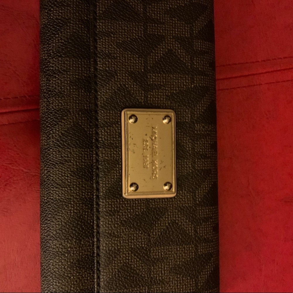 Michael Kors Authentic Wallet